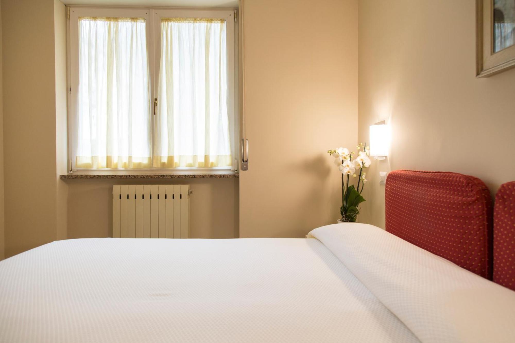 Residence La Madonnina 利莫内-苏尔加达 外观 照片