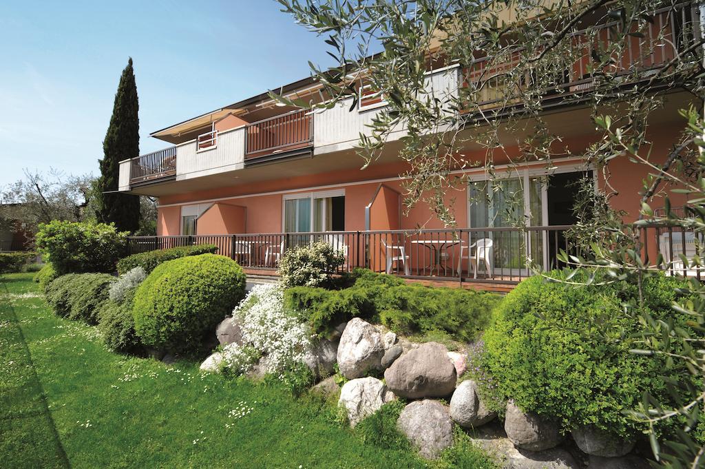 Residence La Madonnina 利莫内-苏尔加达 外观 照片