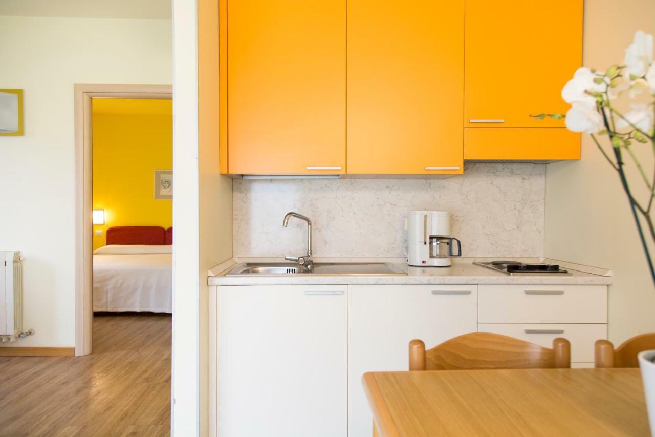 Residence La Madonnina 利莫内-苏尔加达 外观 照片