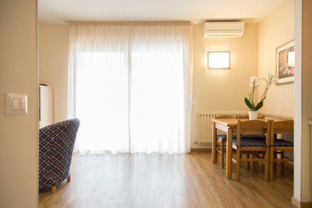 Residence La Madonnina 利莫内-苏尔加达 外观 照片