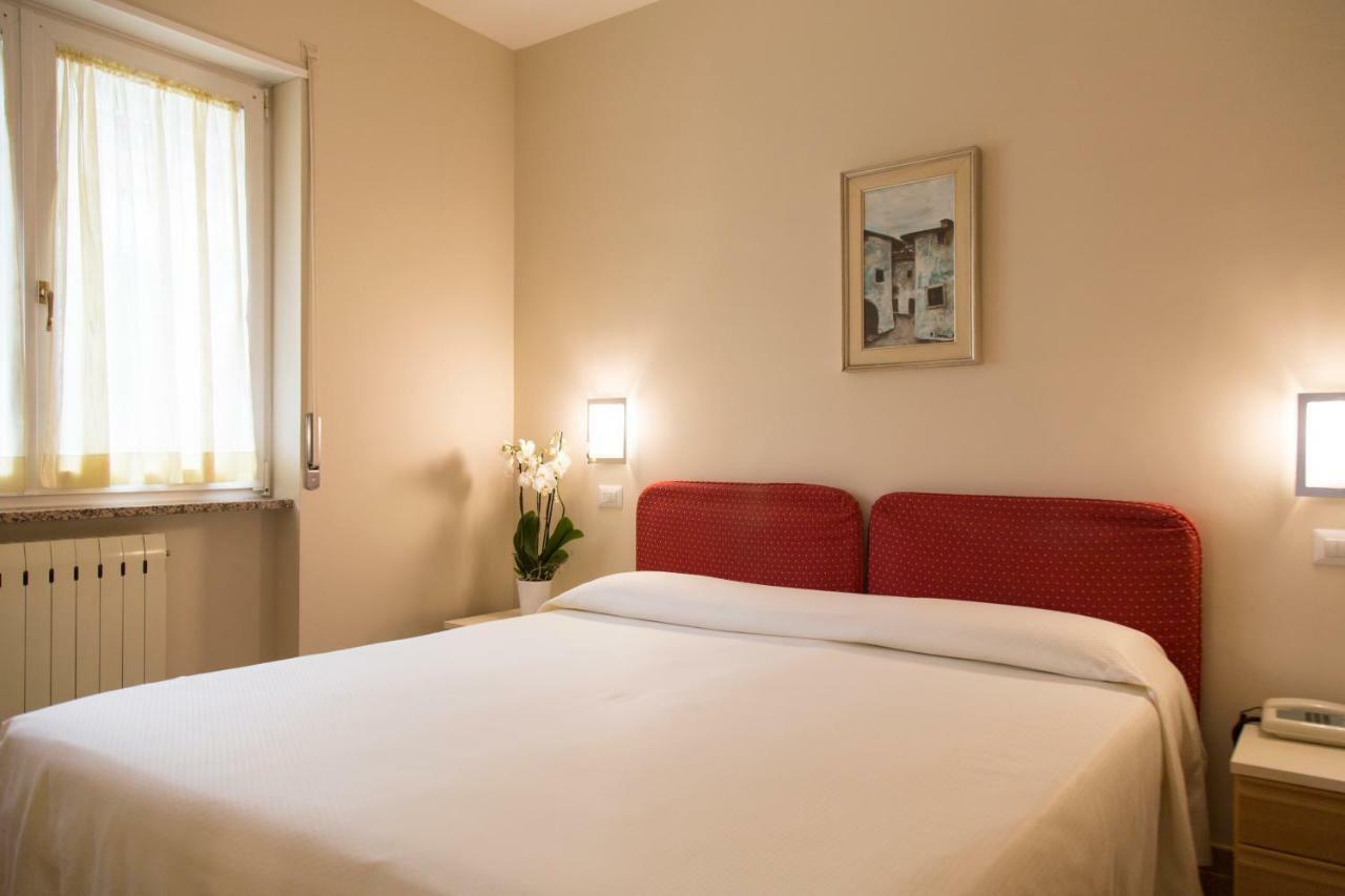 Residence La Madonnina 利莫内-苏尔加达 外观 照片